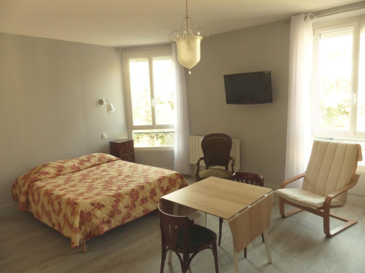 Hotel Des Thermes Bourbon-l'Archambault Ngoại thất bức ảnh