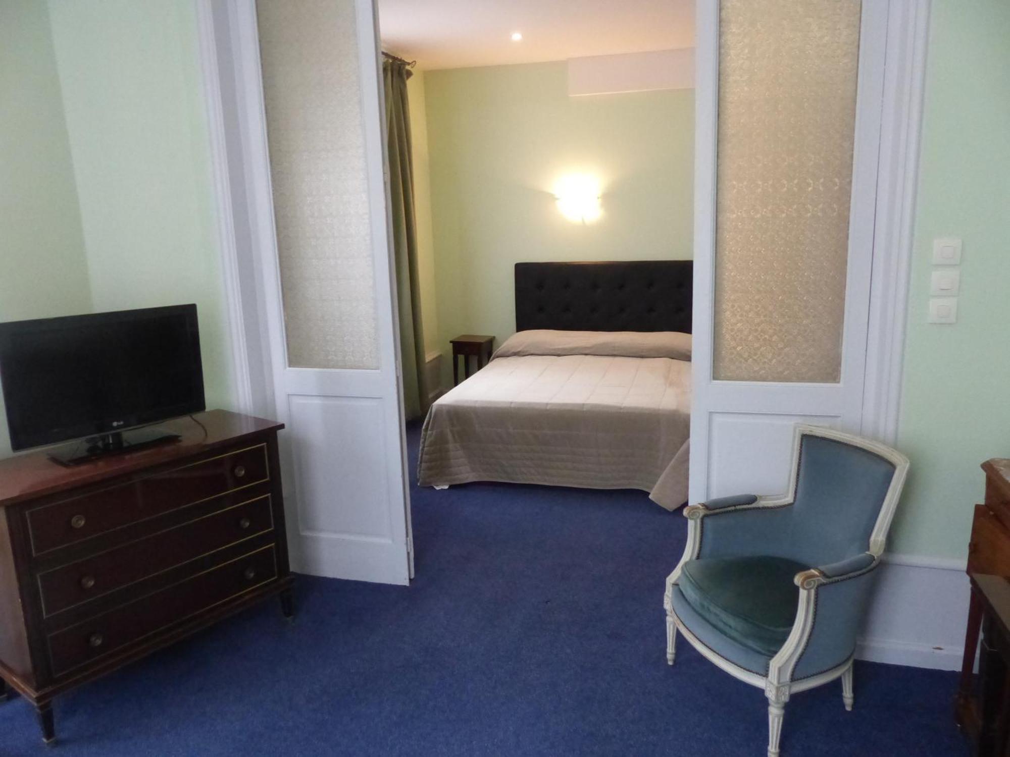 Hotel Des Thermes Bourbon-l'Archambault Ngoại thất bức ảnh