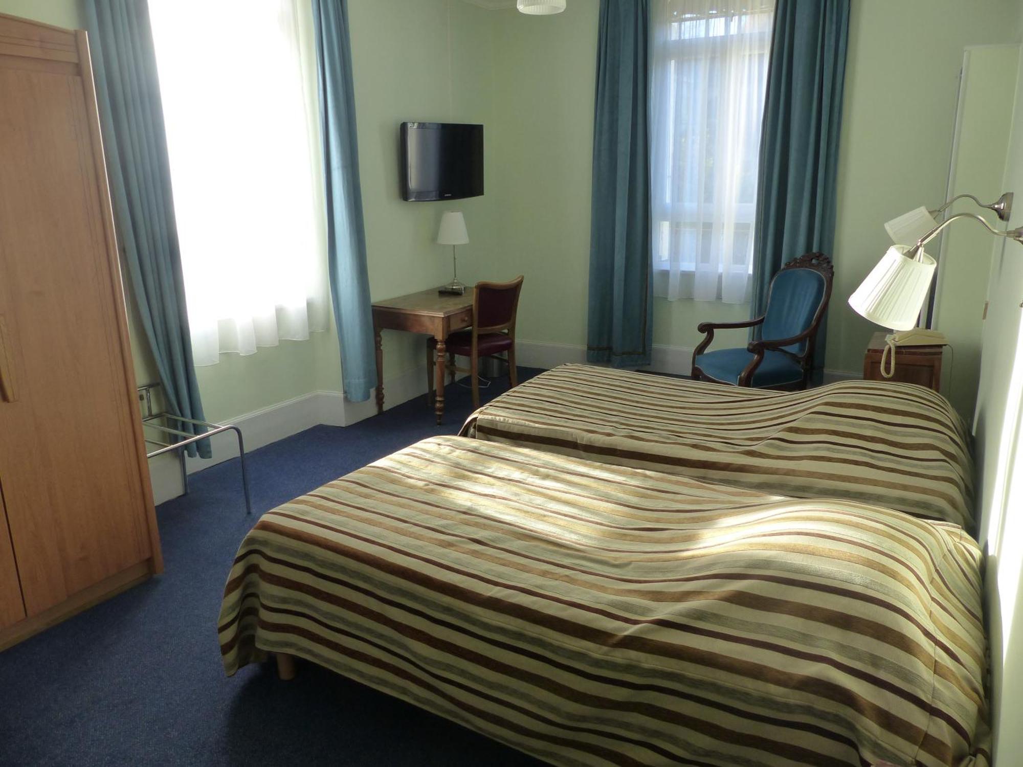 Hotel Des Thermes Bourbon-l'Archambault Ngoại thất bức ảnh